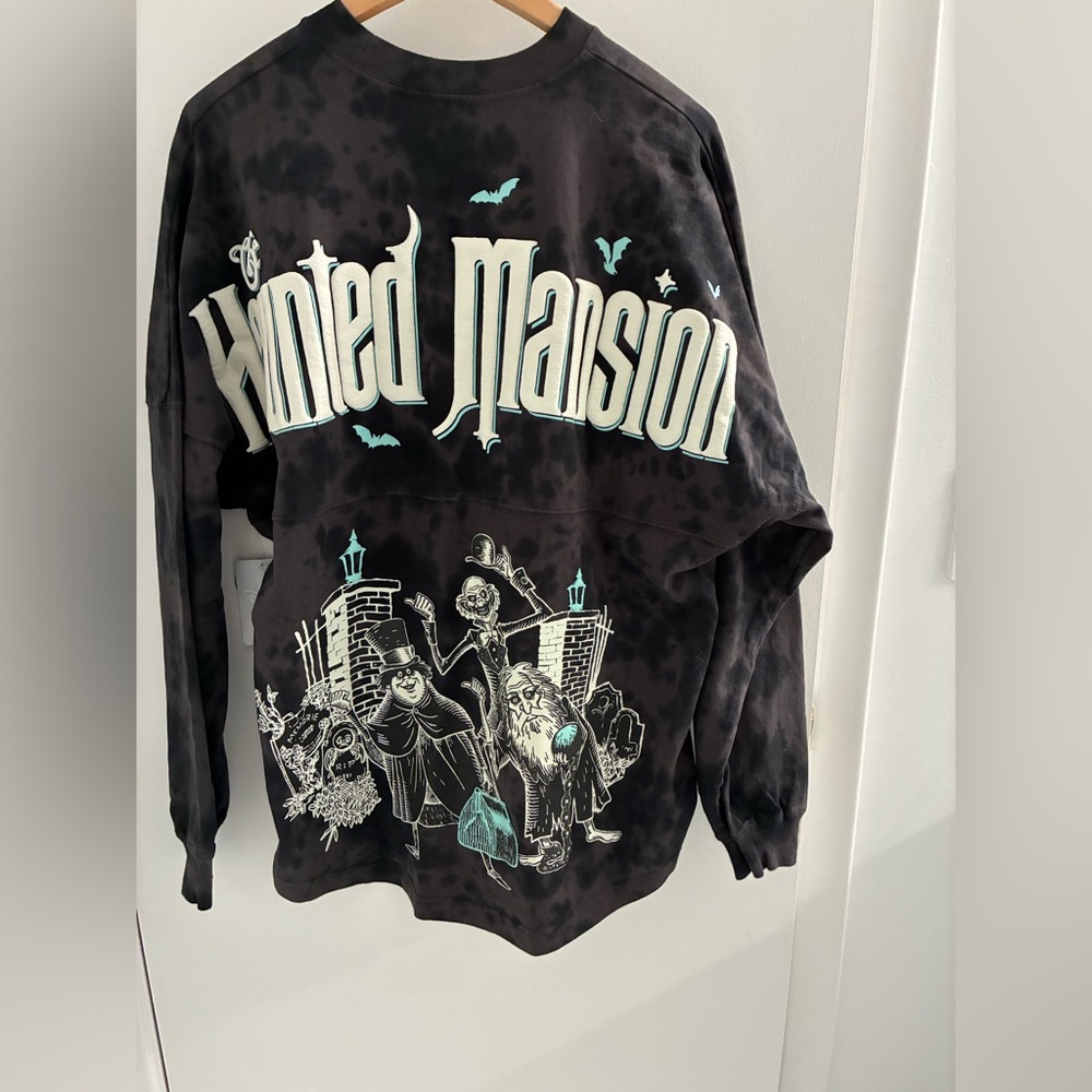 NWT Disney The Haunted Mansion Glow in the Dark Spirit Jersey Size M